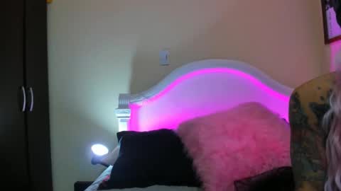 drippyorlove online show from February 2025 11:17:01 PM