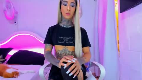 drippyorlove online show from September 2025 07:36:02 PM