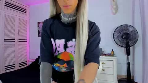 drippyorlove online show from December 2025 08:36:02 PM