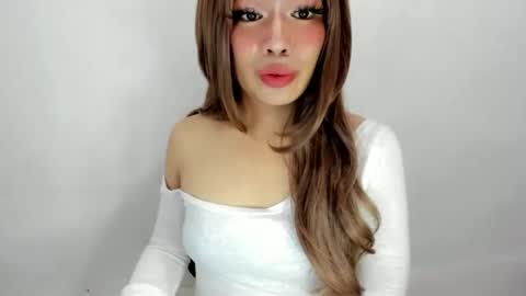 miss. Erika online show from October 2025 02:09:01 AM