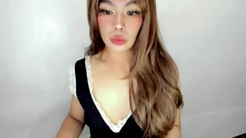 miss. Erika online show from November 2025 06:49:01 AM