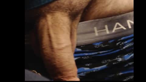 Snapshot of drmbigg chatting on November 2025 04:12:02 AM Hello Hope you enjoy what you see. I love attention in dirty talk and tips thickcock edging precum dirtyTalk C2C online show from November 2025 04:12:02 AM