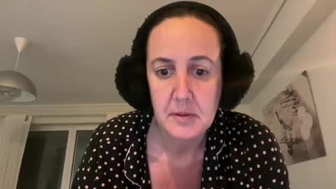 Snapshot of drresa chatting on April 2026 06:21:01 PM Dr. Resa online show from April 2026 06:21:01 PM