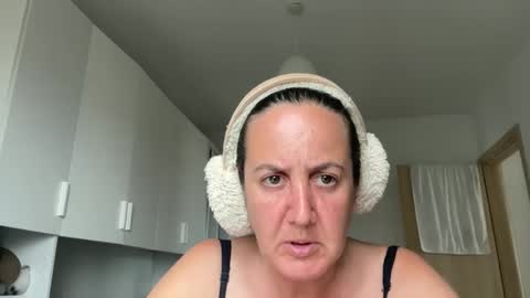 Snapshot of drresa chatting on May 2026 12:02:01 PM Dr. Resa online show from May 2026 12:02:01 PM