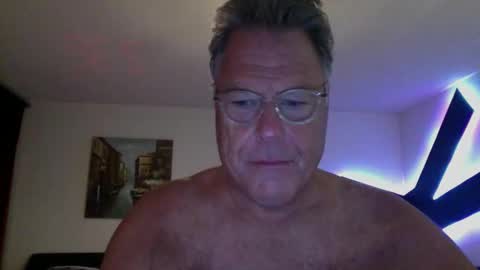 drummersrock92118 online show from April 2026 12:35:02 AM