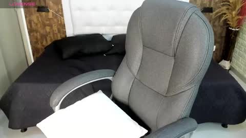 Snapshot of dulce__love69 chatting on January 2025 11:27:02 PM Dulce love69 online show from January 2025 11:27:02 PM