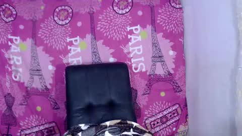 Snapshot of dulce_amor chatting on January 2025 09:17:02 AM Dulce online show from January 2025 09:17:02 AM