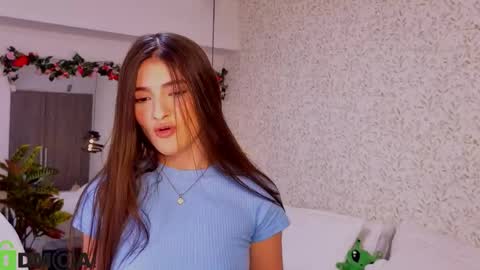 Snapshot of dulce_isabel_ chatting on May 2026 03:56:02 AM dulce_isabel_ online show from May 2026 03:56:02 AM