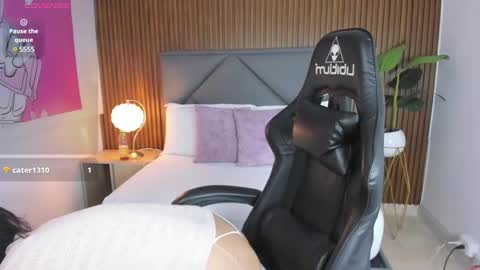 N A T Y online show from January 2025 09:05:02 PM