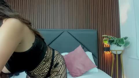 V I C T O R I A online show from February 2025 01:20:01 PM