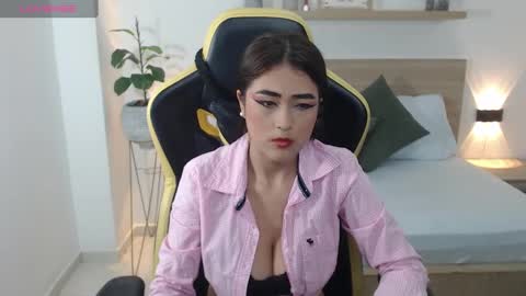 V I C T O R I A online show from March 2025 12:27:02 PM