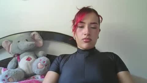dulce_xiara online show from April 2026 06:38:01 PM