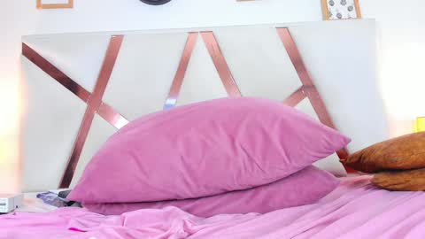 DULCE AURORA online show from February 2025 05:57:02 AM