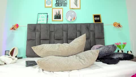 DULCE AURORA online show from March 2025 05:52:02 AM