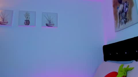 Snapshot of dulcedanii chatting on February 2026 10:44:02 AM Daniela online show from February 2026 10:44:02 AM