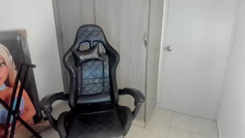 Snapshot of dulcekim_dj chatting on February 2026 12:28:01 AM dulcekim_dj online show from February 2026 12:28:01 AM