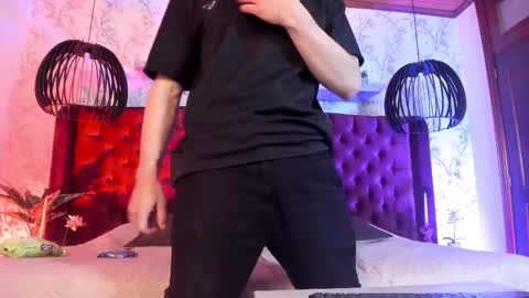 Snapshot of dustin_sonne chatting on February 2026 03:38:02 AM Dustin Sonne online show from February 2026 03:38:02 AM