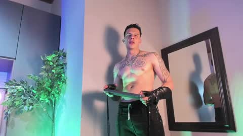 Snapshot of dustin_sonne chatting on April 2026 05:00:02 AM Dustin Sonne online show from April 2026 05:00:02 AM