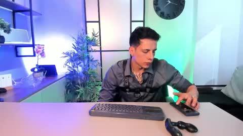 Snapshot of dustin_sonne chatting on May 2026 04:28:02 AM Dustin Sonne online show from May 2026 04:28:02 AM