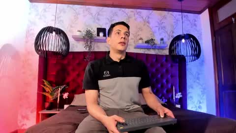 Snapshot of dustin_sonne chatting on May 2026 03:44:01 AM Dustin Sonne online show from May 2026 03:44:01 AM