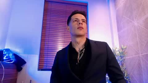 Snapshot of dustin_sonne chatting on May 2026 04:18:01 AM Dustin Sonne online show from May 2026 04:18:01 AM