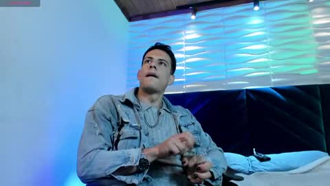 Snapshot of dustin_sonne chatting on May 2026 03:35:02 AM Dustin Sonne online show from May 2026 03:35:02 AM