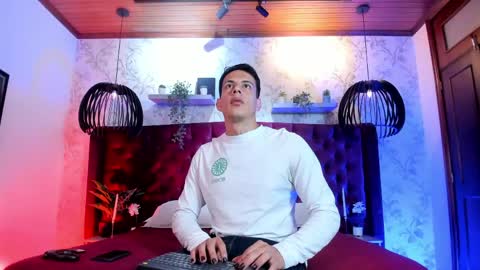 Snapshot of dustin_sonne chatting on May 2026 03:34:02 AM Dustin Sonne online show from May 2026 03:34:02 AM