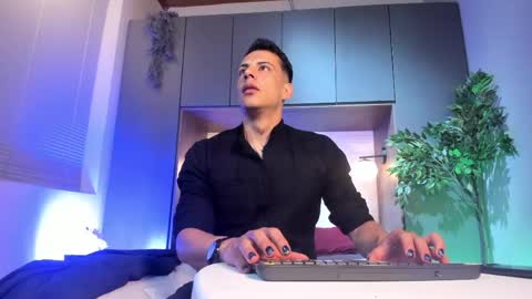 Snapshot of dustin_sonne chatting on May 2026 03:48:02 AM Dustin Sonne online show from May 2026 03:48:02 AM