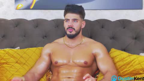 Dustin online show from November 2025 12:04:01 PM