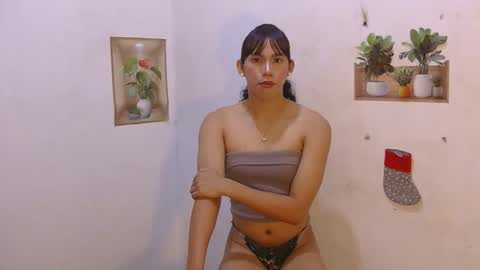 dy_namite online show from April 2026 06:10:01 PM