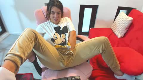 dayana online show from December 2025 07:05:01 AM