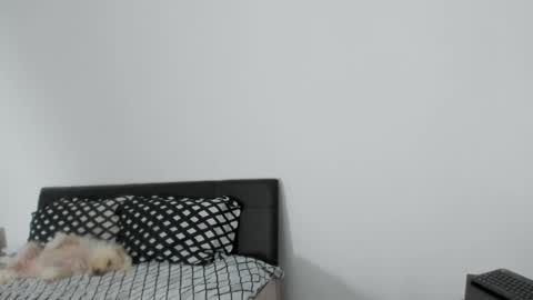 Dyanne online show from March 2025 06:23:01 PM