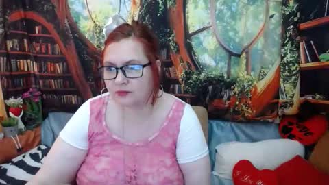 Snapshot of dyannelovee chatting on May 2026 12:46:02 PM Dyanne online show from May 2026 12:46:02 PM