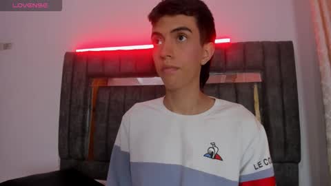 Snapshot of dylan_2005 chatting on November 2025 11:32:02 AM Dylan online show from November 2025 11:32:02 AM