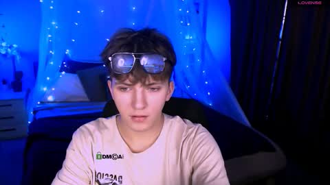 dylan_bold online show from November 2025 08:41:02 PM