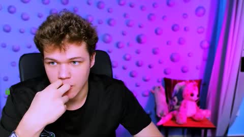 dylan_bold online show from December 2025 10:02:01 AM