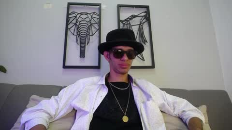 dylan_scotts online show from October 2025 07:43:01 PM