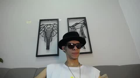 dylan_scotts online show from October 2025 08:17:01 PM