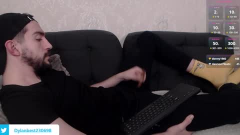 Snapshot of dylan_starxx chatting on January 2025 06:17:01 AM Dylan online show from January 2025 06:17:01 AM