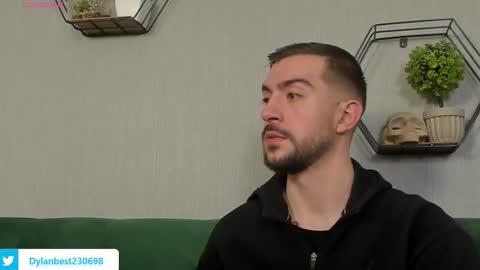 Snapshot of dylan_starxx chatting on October 2025 01:58:02 AM Dylan online show from October 2025 01:58:02 AM