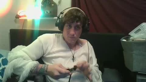 Snapshot of dylanjowelch chatting on January 2025 08:16:02 AM Aurora online show from January 2025 08:16:02 AM