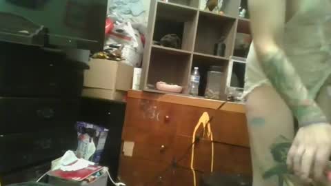 Snapshot of dylanjowelch chatting on January 2025 07:03:01 PM Aurora online show from January 2025 07:03:01 PM