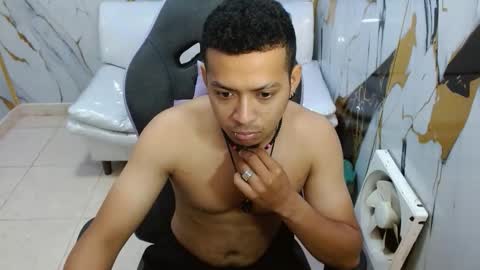 dylans_brown online show from February 2026 02:13:02 PM