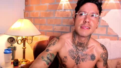 D Y L A N online show from March 2025 11:49:02 PM