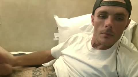 Snapshot of dylp400 chatting on December 2024 06:14:01 AM dylp400 online show from December 2024 06:14:01 AM