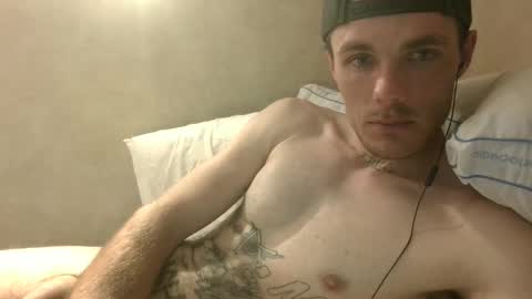 Snapshot of dylp400 chatting on February 2025 02:17:01 AM dylp400 online show from February 2025 02:17:01 AM