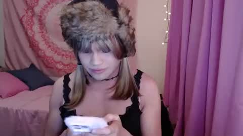 Snapshot of e11aquinn chatting on May 2026 05:37:02 AM Ella online show from May 2026 05:37:02 AM