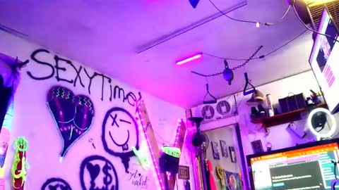 Kryztal Klear Jaxx online show from February 2025 05:47:02 PM