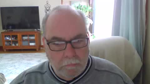 earl52 online show from March 2026 05:04:01 PM