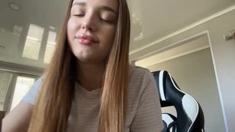 Mia online show from June 2026 10:42:01 AM
